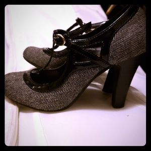 Houndstooth Mary Jane heels sz 5.5